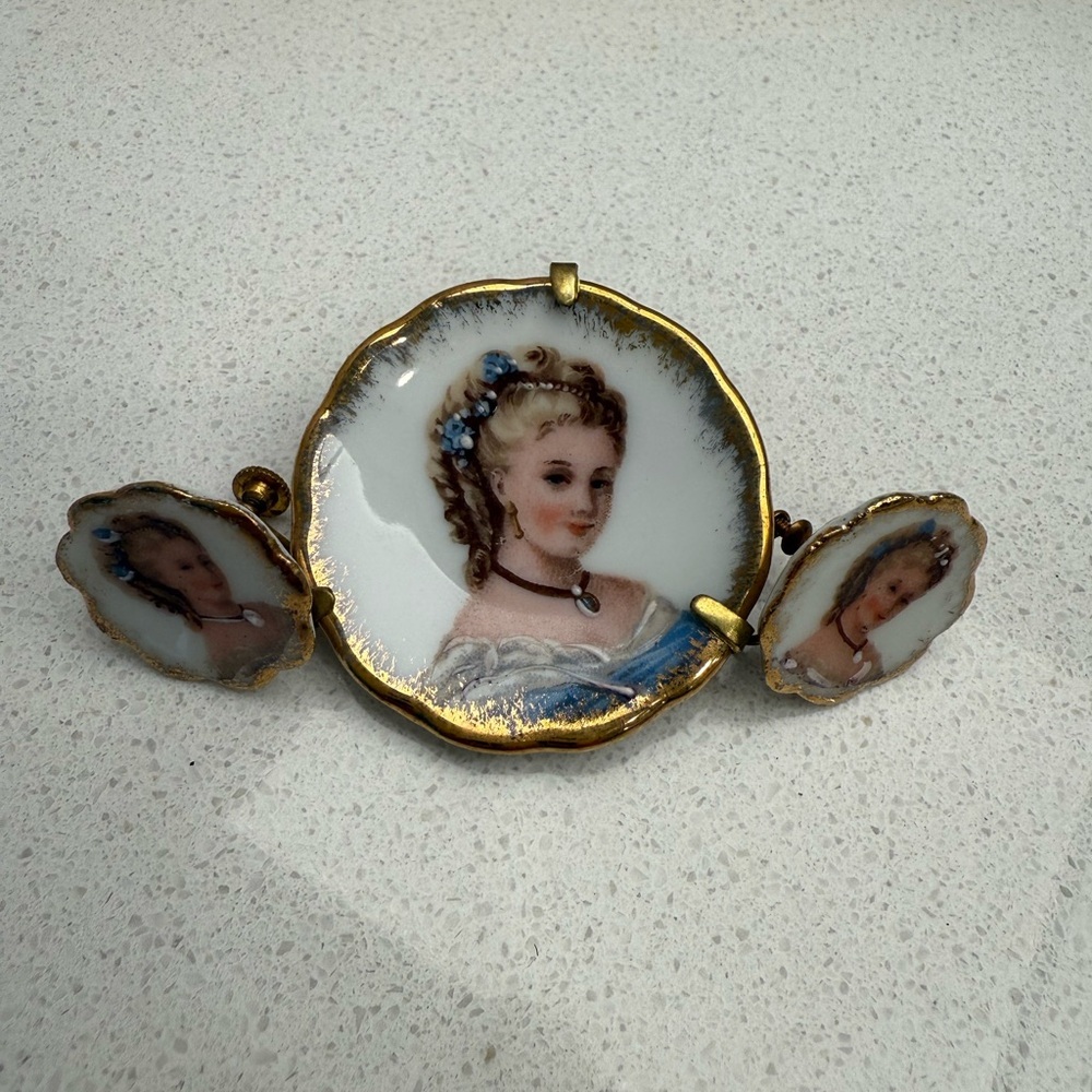 Vintage Limoges Porcelain Hand Painted Brooch and Screwback Earrings Set 1940s - Picture 4 of 15